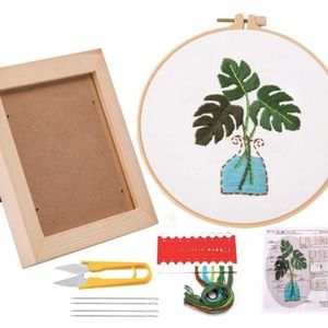 Monstera Leaf Embroidery Kit